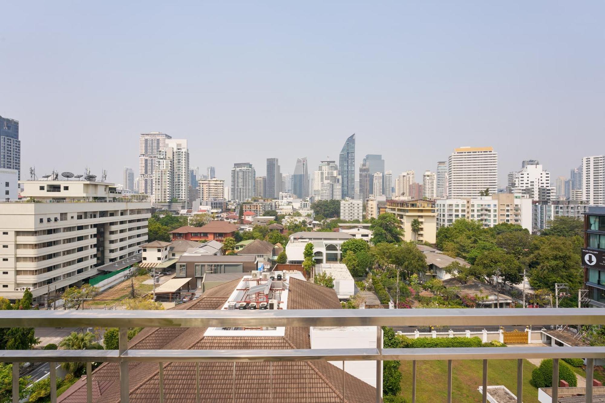 Shine Aparthotels Sukhumvit Thonglor Bangkok Bagian luar foto